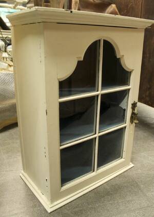 Väggvitrinskåp, längd 45