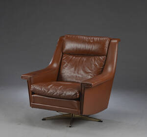 Møbelproducent. Lænestol, brunt læder