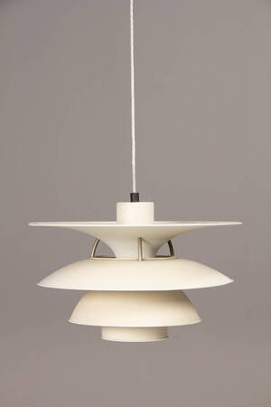 Poul Henningsen for Louis Poulsen. Charlottenborg pendel