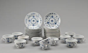 Kgl. Porcelæn. Musselmalet service. 36