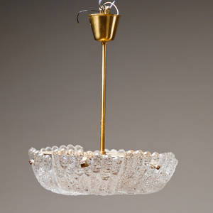 Orrefors lysekrone formgivet af Carl Fagerlund.