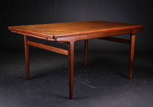 Johannes Andersen, spisebord af teaktræ med hollandsk udtræk 