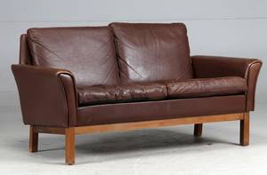 Dansk møbelproducent. 2-pers. sofa, brunt læder