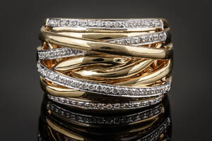 Brillantring af guld 18 kt., i alt ca. 0.38 ct.