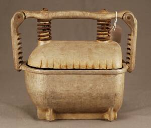 PRESSFORM FÖR SYLTA, SKINKA MM I METALL, 1900-TALETS FÖRSTA HÄLFT, LÄ CA 30, HÖ CA 25 CM