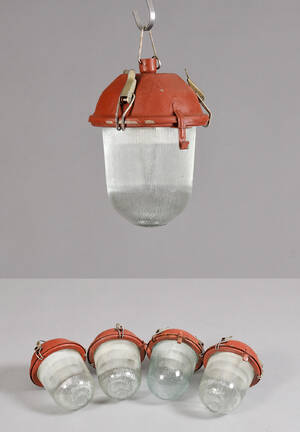 Fire tjekkiske pendler, agernformede 4 Denne vare er sat til omsalg under nyt varenummer 4102450