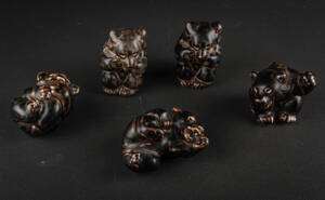 Knud Kyhn for Royal Copenhagen, fem figurer i form af bjørne, stentøj 5