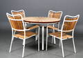 Daneline havebord samt fire armstole. Teak. 5 Denne vare er sat til omsalg under nyt varenummer 5041023