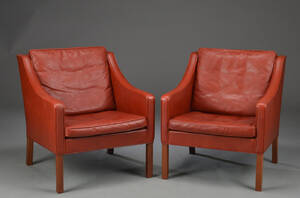 Børge Mogensen. Et par lænestole originalt rødbrunt læder, model 2207 2