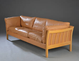 Dansk møbelproducent. 3-pers sofa, læder